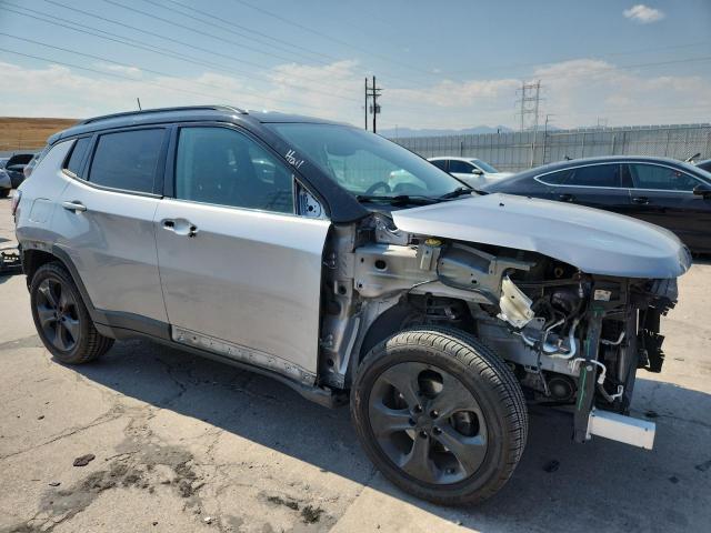 Photo 4 from auction – 2019 JEEP COMPASS LATITUDE with VIN 3C4NJCBBXKT692812