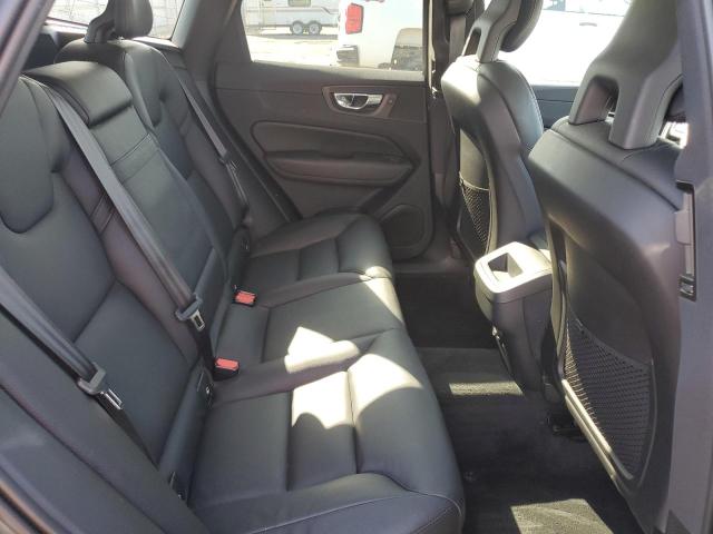 Photo 11 from auction – 2018 VOLVO XC60 T5 with VIN LYV102RK6JB117297