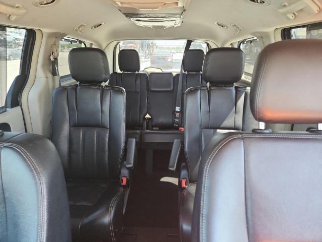Photo 10 from auction – 2015 CHRYSLER TOWN & COU with VIN 2C4RC1CG5FR618362