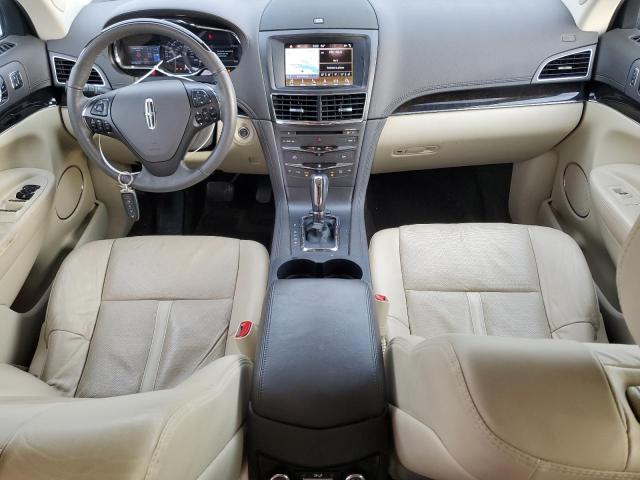 Photo 8 from auction – 2019 LINCOLN MKT with VIN 2LMHJ5AT9KBL02412