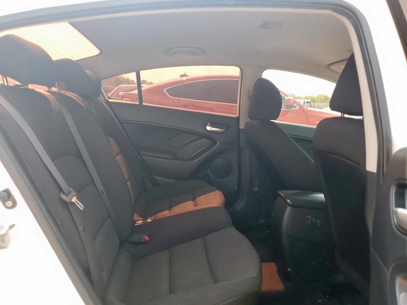 Photo 10 from auction – 2017 KIA FORTE with VIN 3KPFK4A78HE093764