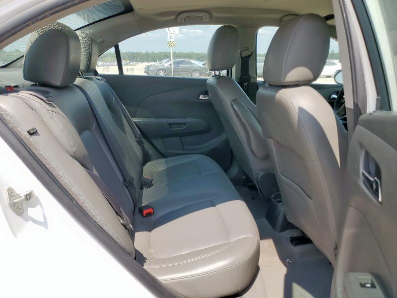 Photo 10 from auction – 2015 CHEVROLET SONIC LTZ with VIN 1G1JE5SB4F4105829