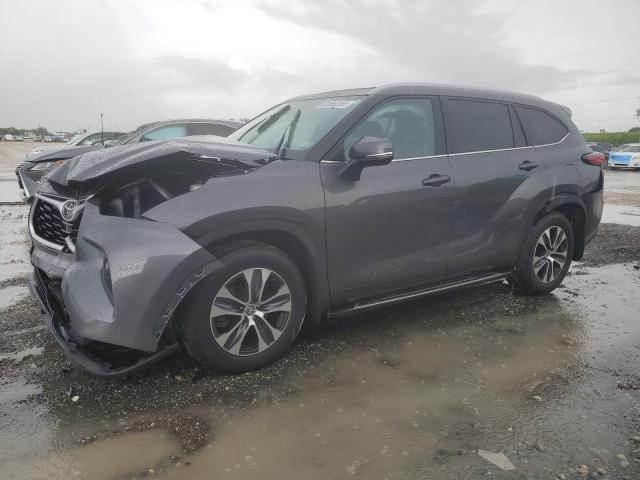 TOYOTA HIGHLANDER 2022 with VIN 5TDGZRBH0NS182508 - Photo from auction