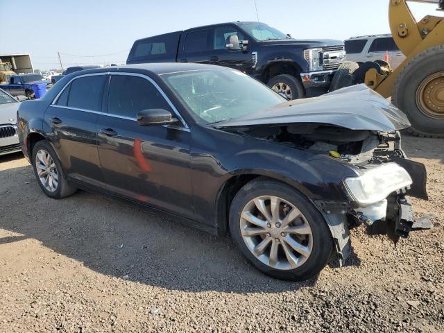 Photo 4 from auction – 2017 CHRYSLER 300 LIMITE with VIN 2C3CCARG3HH534261