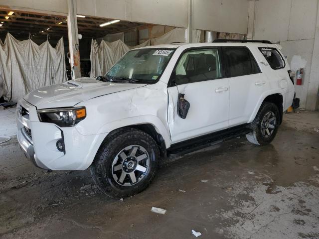 TOYOTA 4RUNNER SR 2022 with VIN JTEPU5JR3N6002385 - Photo from auction