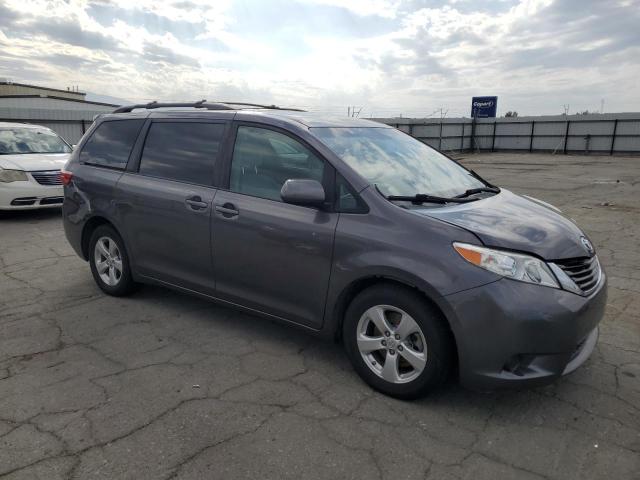 Photo 4 from auction – 2015 TOYOTA SIENNA LE with VIN 5TDKK3DC5FS607462