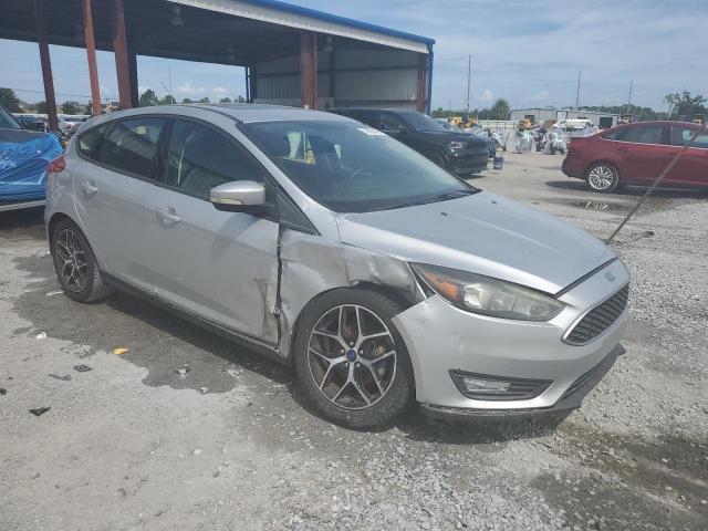 Foto 4 de la subasta – 2017 FORD FOCUS SEL con VIN 1FADP3M22HL312332