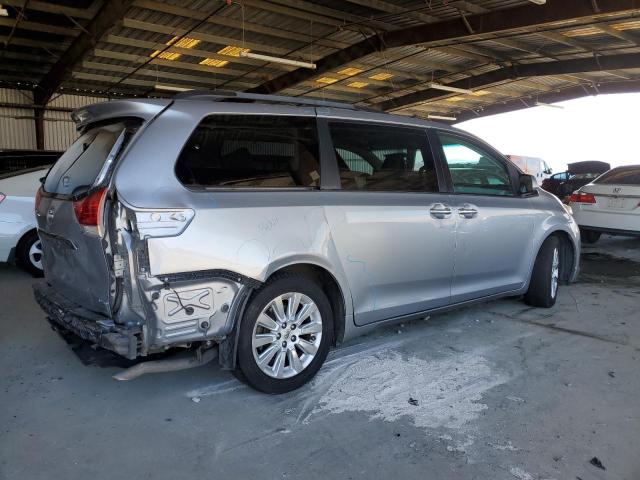 Photo 3 from auction – 2011 TOYOTA SIENNA XLE with VIN 5TDYK3DC7BS044242