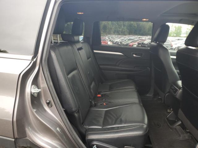 Photo 11 from auction – 2018 TOYOTA HIGHLANDER with VIN 5TDJZRFH5JS848336