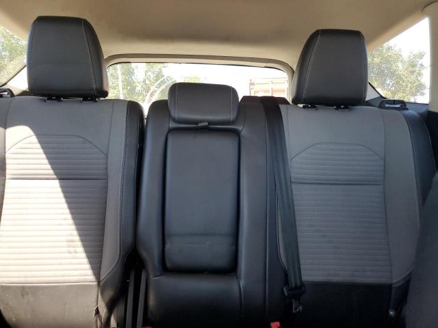 Photo 10 from auction – 2017 FORD ESCAPE SE with VIN 1FMCU0GD3HUC17620