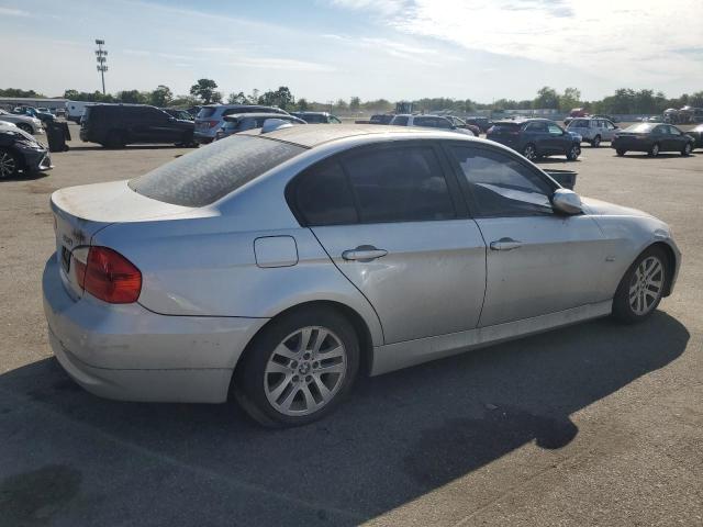 Photo 3 from auction – 2006 BMW 3 SERIES with VIN WBAVB13546KX44501