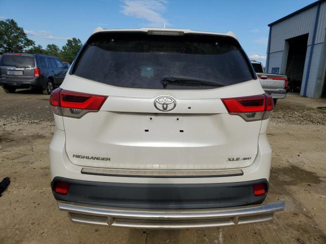 Photo 6 from auction – 2018 TOYOTA HIGHLANDER with VIN 5TDJZRFH7JS548572