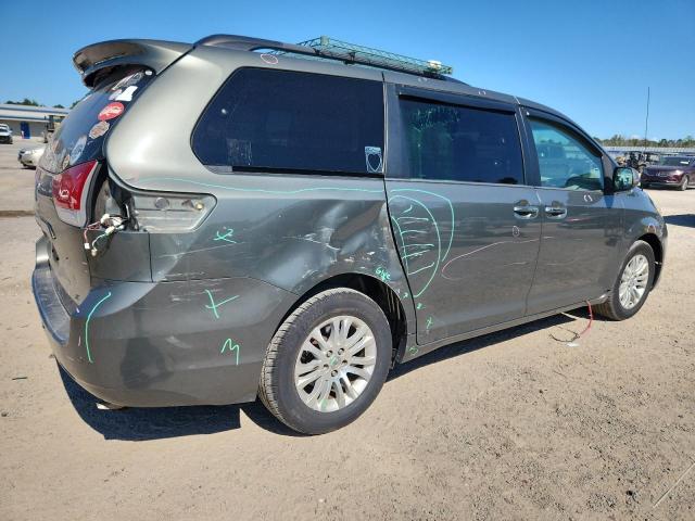 Photo 3 from auction – 2013 TOYOTA SIENNA XLE with VIN 5TDYK3DC2DS378472