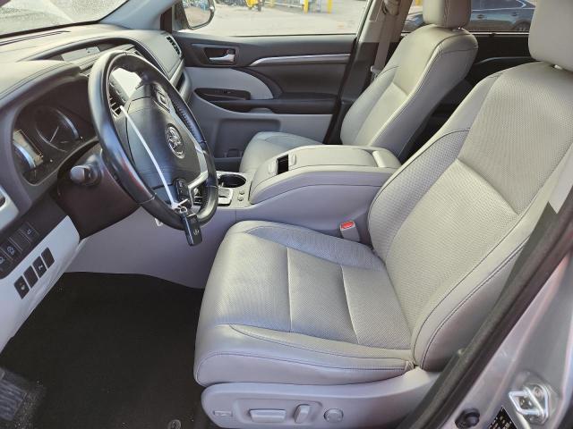 Photo 7 from auction – 2018 TOYOTA HIGHLANDER with VIN 5TDDZRFH3JS882188