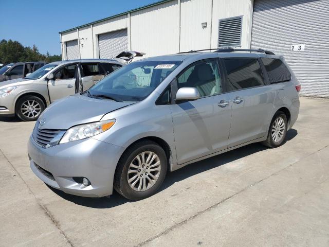 TOYOTA SIENNA XLE 2015 with VIN 5TDYK3DC7FS617615 - Photo from auction