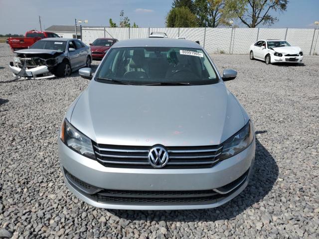 Photo 5 from auction – 2015 VOLKSWAGEN PASSAT S with VIN 1VWAT7A31FC038144