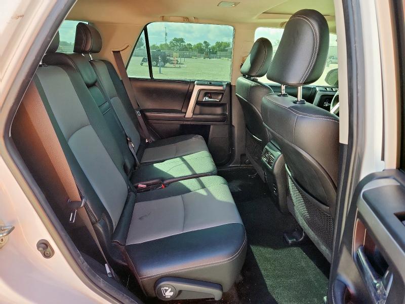 Photo 11 from auction – 2016 TOYOTA 4RUNNER SR with VIN JTEZU5JR2G5118209