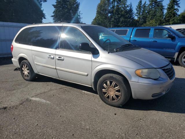 Photo 4 from auction – 2005 CHRYSLER TOWN & COU with VIN 2C4GP54L45R481749