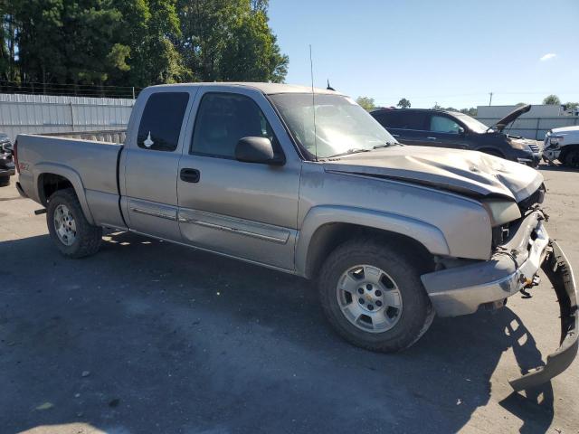 Photo 4 from auction – 2004 CHEVROLET SILVERADO with VIN 1GCEK19T44E249204