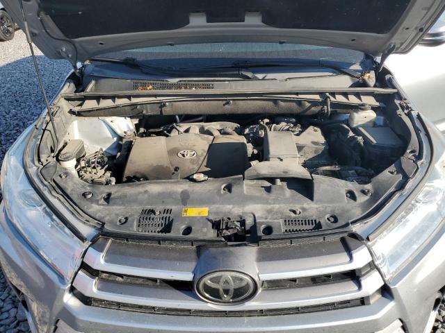 Photo 12 from auction – 2018 TOYOTA HIGHLANDER with VIN 5TDBZRFH3JS487175