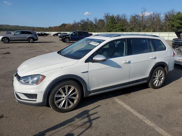 VOLKSWAGEN GOLF ALLTR 2017 with VIN 3VWH17AU9HM517037 - Photo from auction