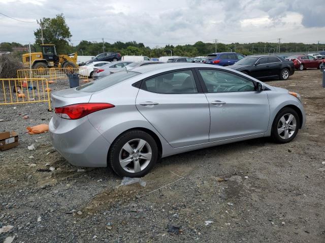 Photo 3 from auction – 2012 HYUNDAI ELANTRA GL with VIN 5NPDH4AE2CH101821