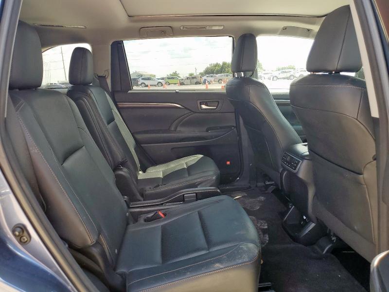 Photo 11 from auction – 2014 TOYOTA HIGHLANDER with VIN 5TDDKRFH1ES042940