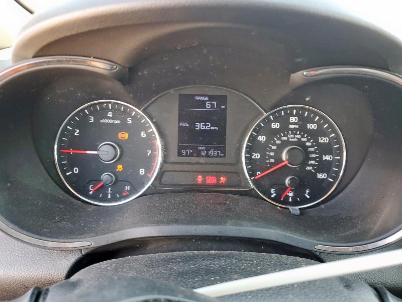 Photo 9 from auction – 2018 KIA FORTE LX with VIN 3KPFK4A75JE254304