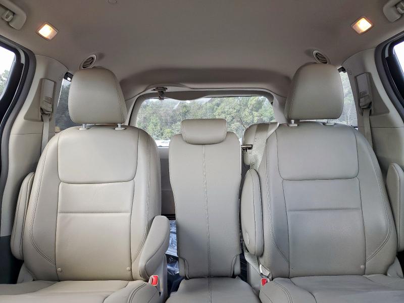 Photo 10 from auction – 2015 TOYOTA SIENNA XLE with VIN 5TDYK3DC3FS585505