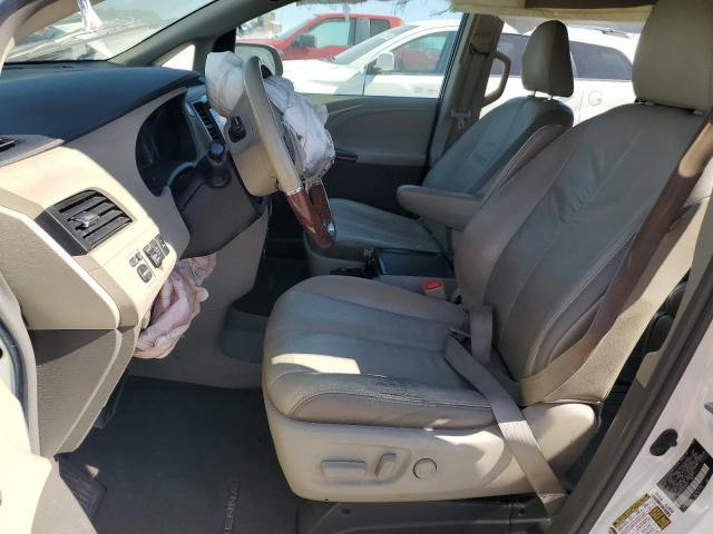 Photo 7 from auction – 2011 TOYOTA SIENNA XLE with VIN 5TDYK3DC9BS068137