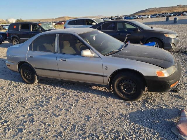 Photo 4 from auction – 1996 HONDA ACCORD LX with VIN 1HGCD5534TA248317