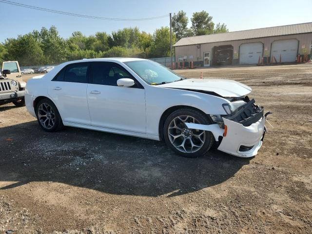 Photo 4 from auction – 2018 CHRYSLER 300 S with VIN 2C3CCABG1JH266990