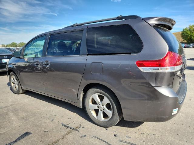 Photo 2 from auction – 2011 TOYOTA SIENNA LE with VIN 5TDKK3DC1BS144858