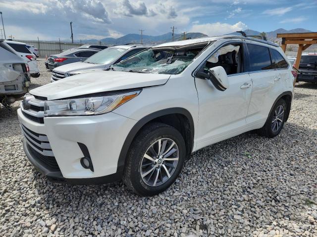 TOYOTA HIGHLANDER 2017 with VIN 5TDJZRFH5HS520098 - Photo from auction
