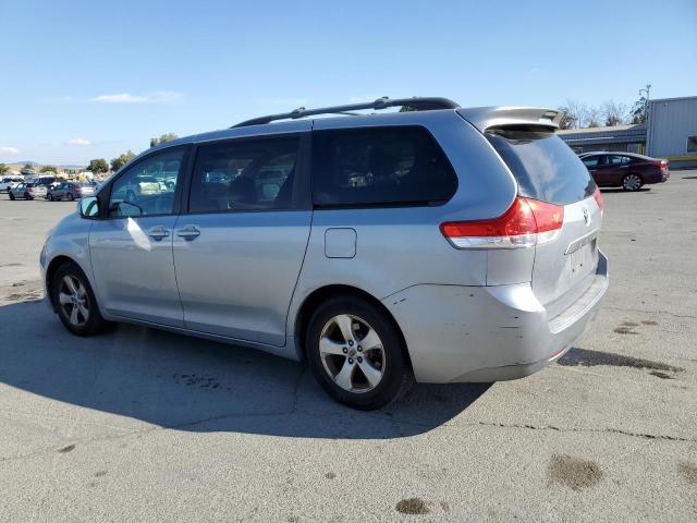 Photo 2 from auction – 2013 TOYOTA SIENNA LE with VIN 5TDKK3DC7DS349751