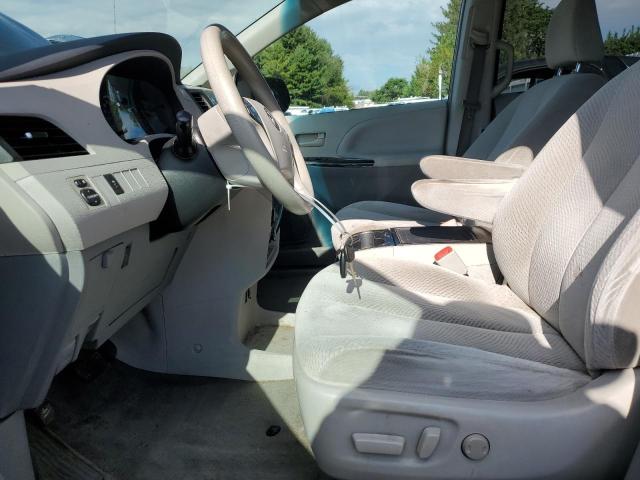 Photo 7 from auction – 2013 TOYOTA SIENNA LE with VIN 5TDKK3DC3DS350699