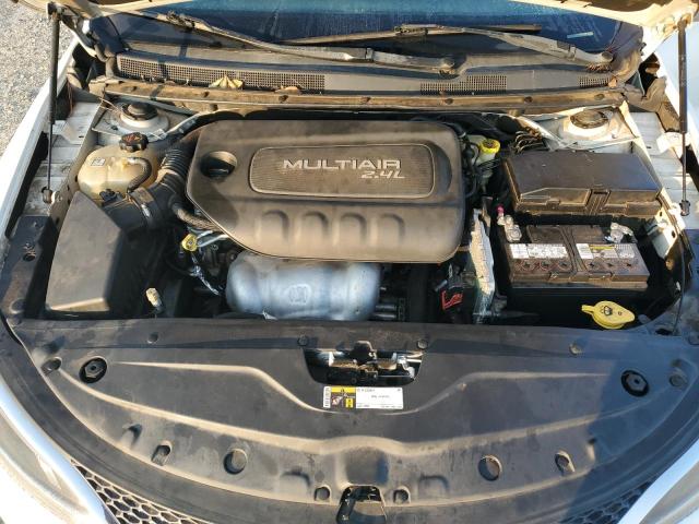 Photo 11 from auction – 2015 CHRYSLER 200 LIMITE with VIN 1C3CCCAB8FN640480