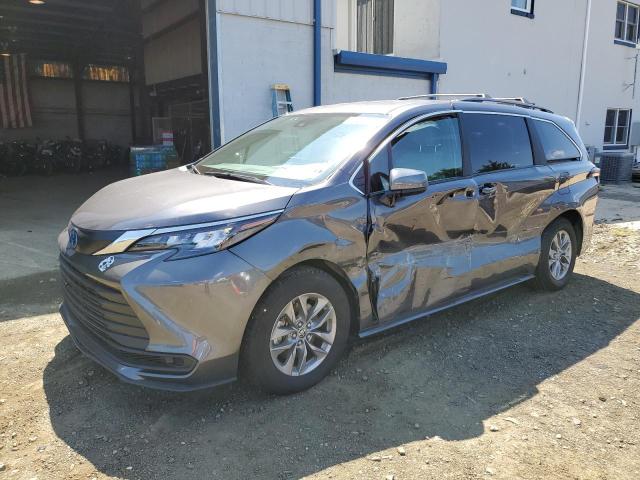 TOYOTA SIENNA LE 2025 with VIN 5TDKSKFC2SS159277 - Photo from auction