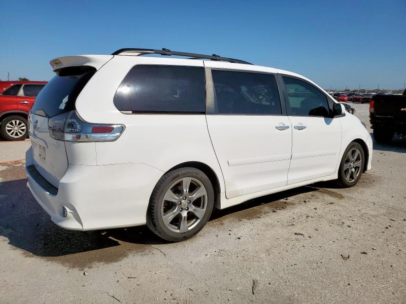 Photo 3 from auction – 2017 TOYOTA SIENNA SE with VIN 5TDXZ3DC1HS860587