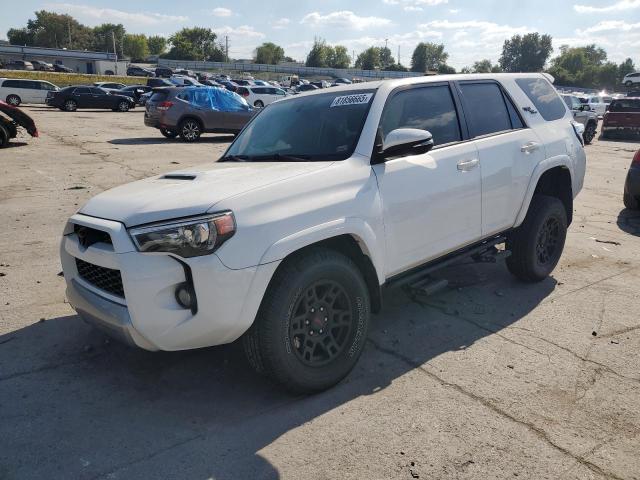 TOYOTA 4RUNNER SR 2018 مع رقم تعريف المركبة JTEBU5JR0J5603019 - صورة من المزاد