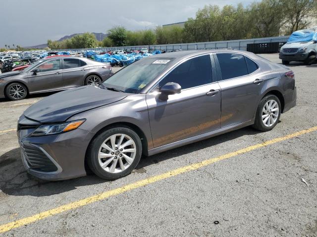 TOYOTA CAMRY LE 2022 with VIN 4T1C11AK2NU673187 - Photo from auction