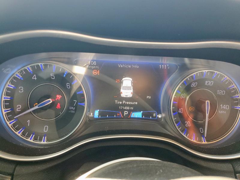 Photo 9 from auction – 2018 CHRYSLER 300 LIMITED with VIN 2C3CCAEG5JH122998