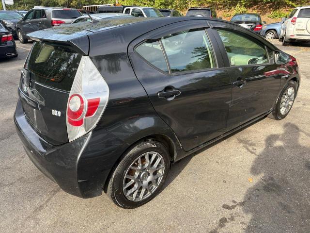 Photo 4 from auction – 2012 TOYOTA PRIUS C with VIN JTDKDTB32C1029648