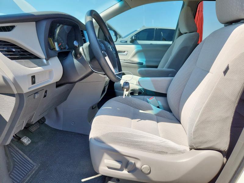 Photo 7 from auction – 2017 TOYOTA SIENNA LE with VIN 5TDKZ3DC3HS850430
