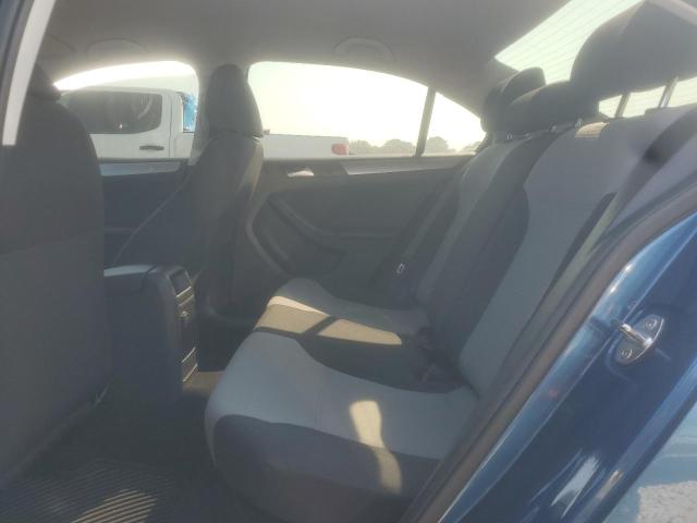 Photo 10 from auction – 2017 VOLKSWAGEN JETTA S with VIN 3VW2B7AJ2HM363845