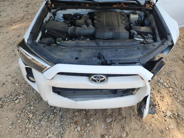 Photo 11 from auction – 2017 TOYOTA 4RUNNER SR with VIN JTEBU5JR5H5415672