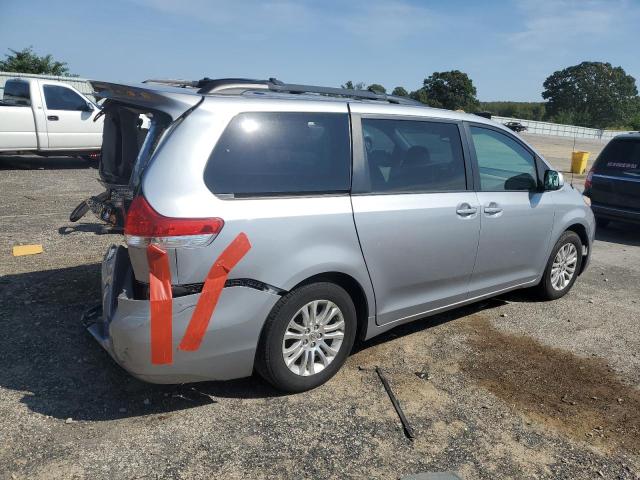 Photo 3 from auction – 2013 TOYOTA SIENNA XLE with VIN 5TDYK3DC8DS399763