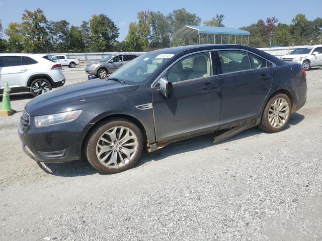 FORD TAURUS LIM 2015 مع رقم تعريف المركبة 1FAHP2F8XFG117548 - صورة من المزاد