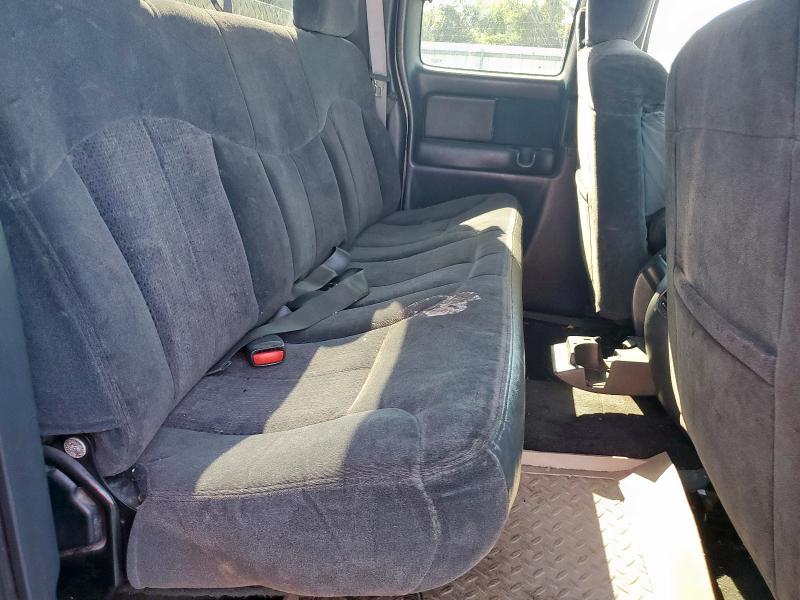 Photo 10 from auction – 2001 CHEVROLET SILVERADO with VIN 2GCEK19T411325453