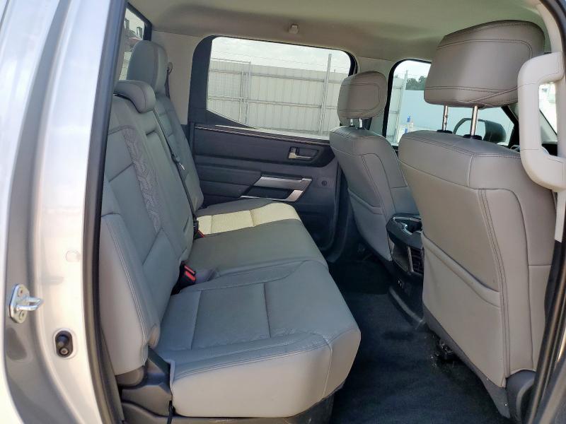 Photo 10 from auction – 2024 TOYOTA TUNDRA CREWMAX SR with VIN 5TFLA5DB5RX180910